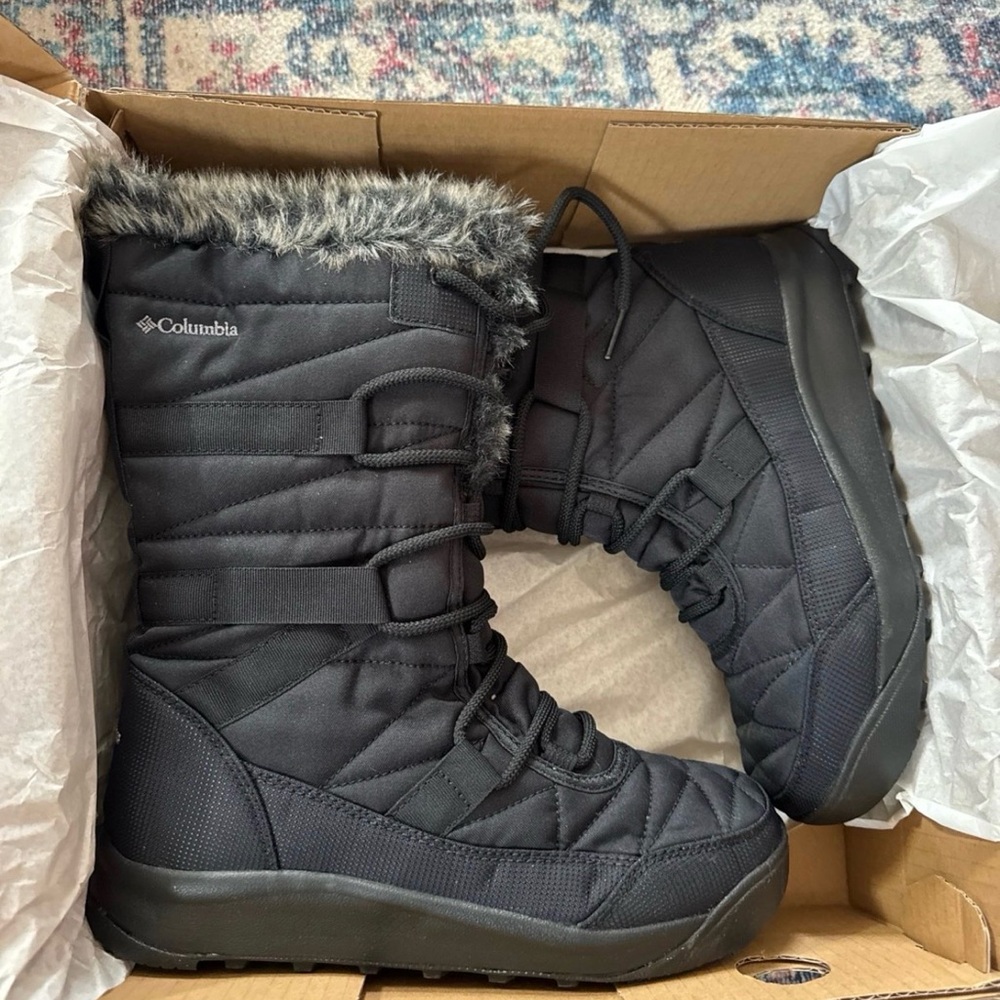 Columbia Women's Black Faux-Fur Trim Insulated Winter Boots